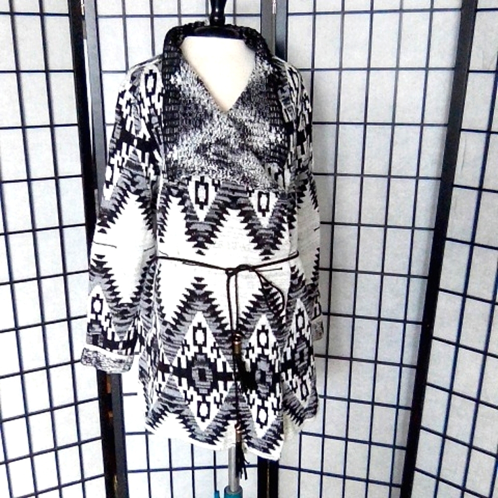 I jeans by Buffalo knitted jacket/cardigan. Size XL.